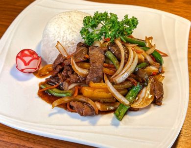 60 Rindfleisch mit Zwiebeln.jpg