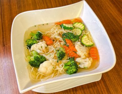 75 Nudelsuppe mit gemischtem Gemuese.jpg